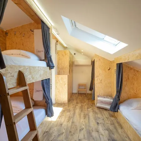 Bulwark Hostel *