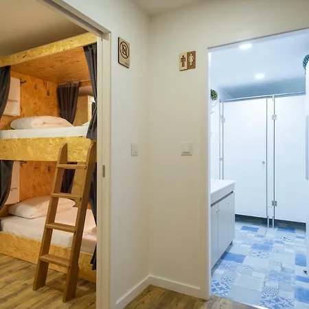 Bulwark Hostel *